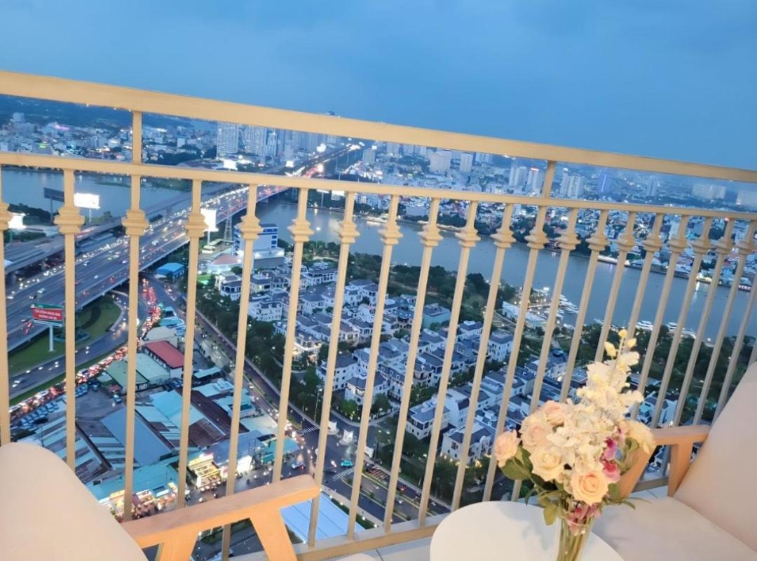 Luxury Vinhomes Central Park Ho Chi Minh City Exterior photo